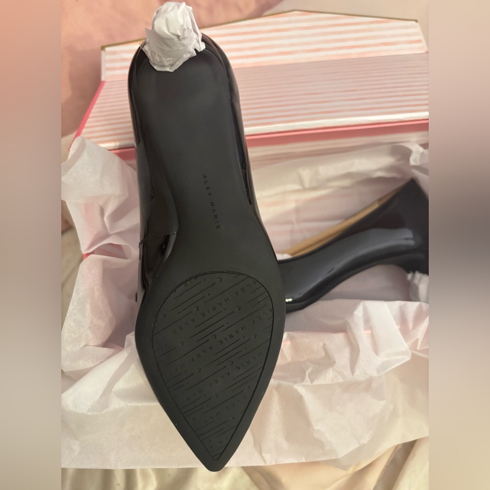 Alex Marie Black Patent • Man Made • kitten Heel Pumps • sleek • Dillards brand• - Picture 14 of 17